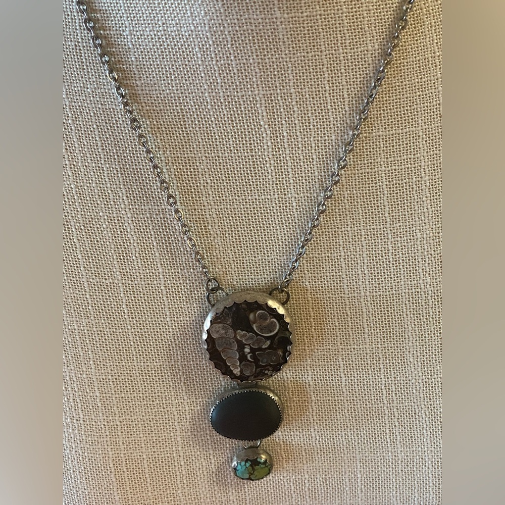 Fossil Stone & Turquoise Necklace - Picture 9 of 10